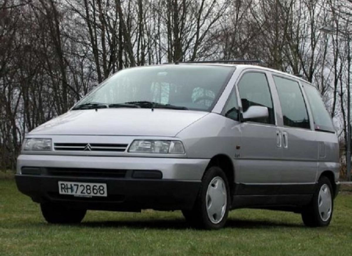 Что лучше Ситроен Эвазион или Пежо 806, сравнение Citroen Evasion и Peugeot  806