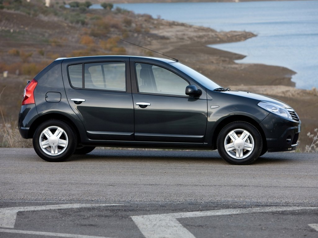 Фото Dacia Sandero I