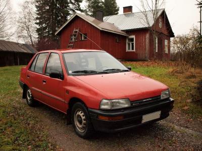 Фото Daihatsu Charade III Седан