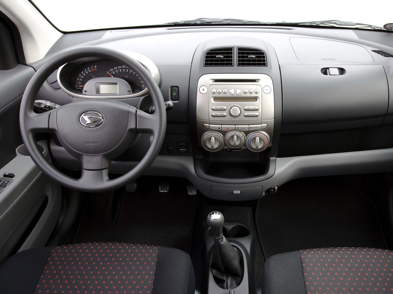 Фото Daihatsu Sirion II (M3)