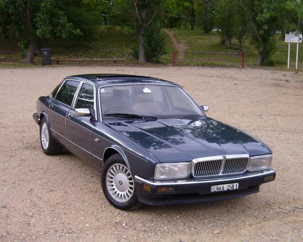 Фото Daimler XJ40 I Седан