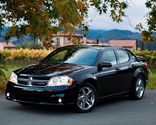 Фото Dodge Avenger II Рестайлинг Седан