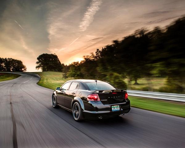 Фото Dodge Avenger II Рестайлинг Седан