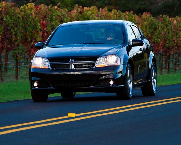 Фото Dodge Avenger II Рестайлинг Седан