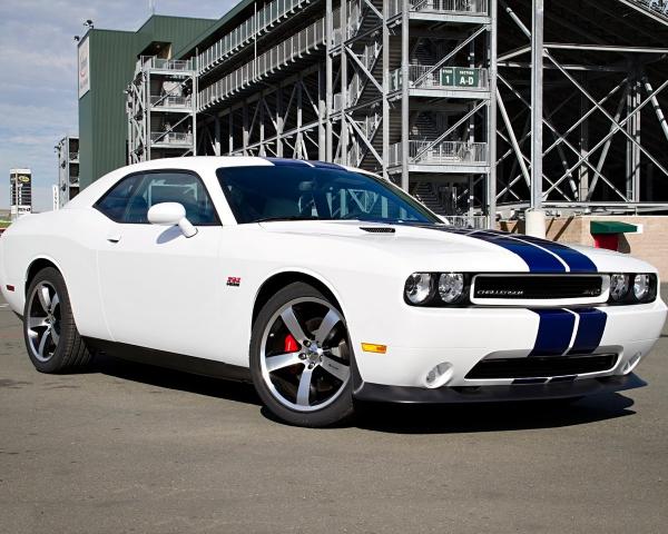 Фото Dodge Challenger III Рестайлинг Купе SRT8