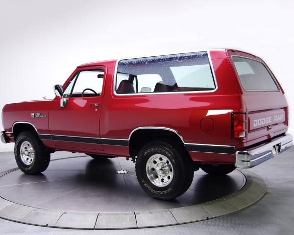 Фото Dodge Ramcharger II Внедорожник 3 дв.