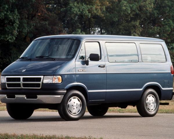 Фото Dodge RAM Van III Минивэн