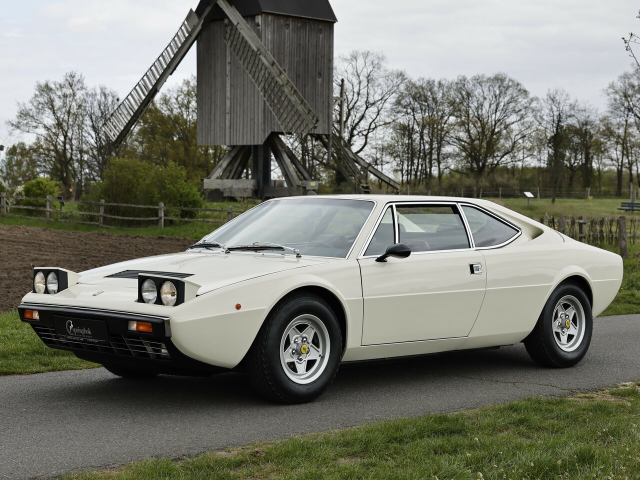 Фото Ferrari Dino 208/308 GT4 I