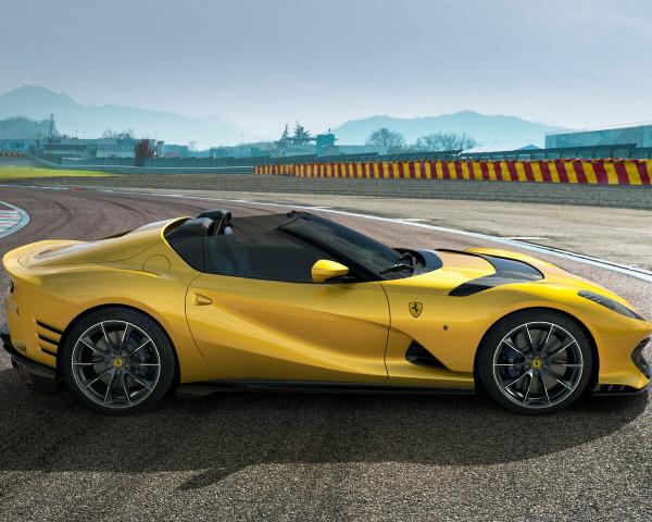 Фото Ferrari 812 I Родстер Competizione A