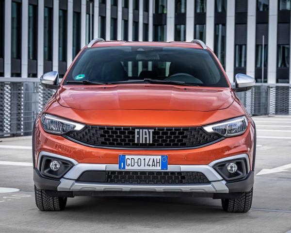 Фото Fiat Tipo 356 Рестайлинг Хэтчбек 5 дв. Cross