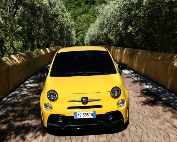 Фото Fiat 500 II Рестайлинг Хэтчбек 3 дв. Abarth