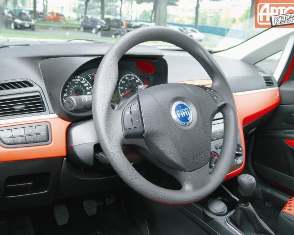 Фото Fiat Punto III Grande Punto Хэтчбек 5 дв.