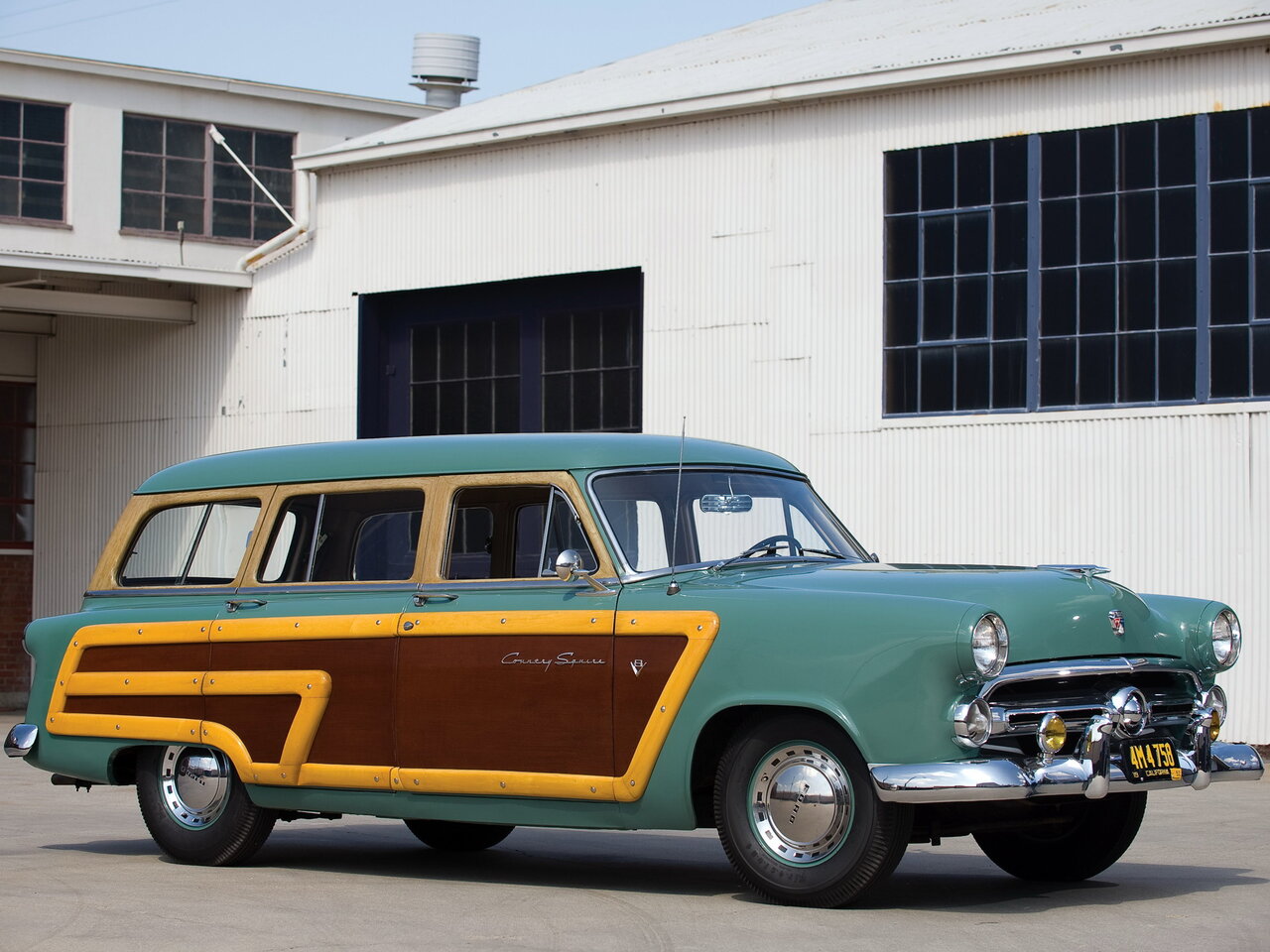 Фото Ford Country Squire II