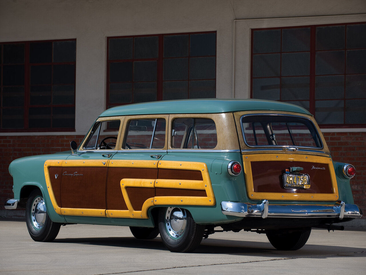 Фото Ford Country Squire II