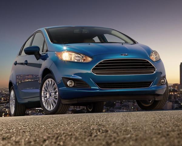 Фото Ford Fiesta VI Рестайлинг Хэтчбек 5 дв.