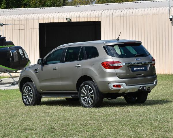 Фото Ford Everest II Рестайлинг Внедорожник 5 дв.