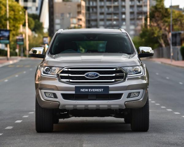 Фото Ford Everest II Рестайлинг Внедорожник 5 дв.