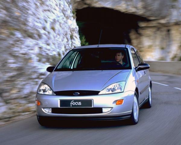 Фото Ford Focus I Хэтчбек 3 дв.