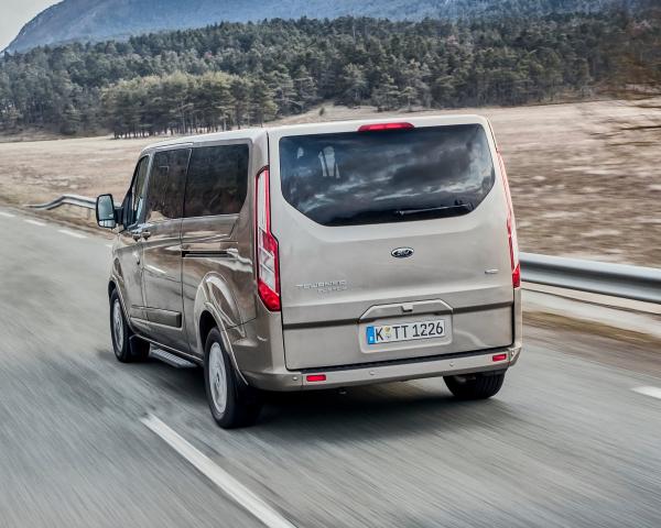 Фото Ford Tourneo Custom I Рестайлинг Минивэн LWB