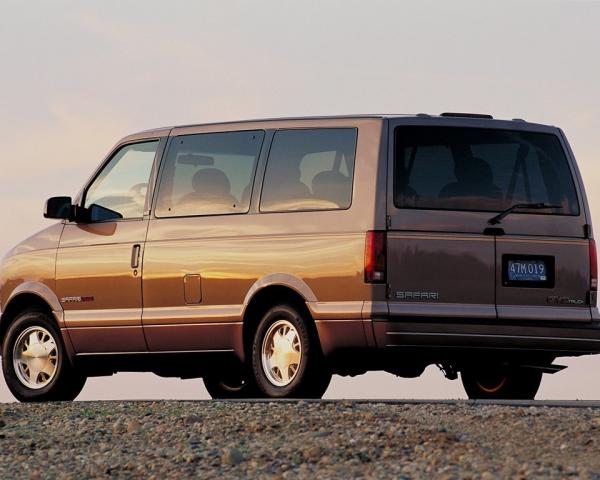 Фото GMC Safari II Минивэн