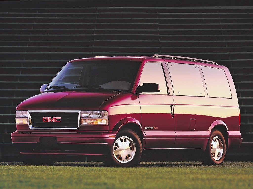 Фото GMC Safari II