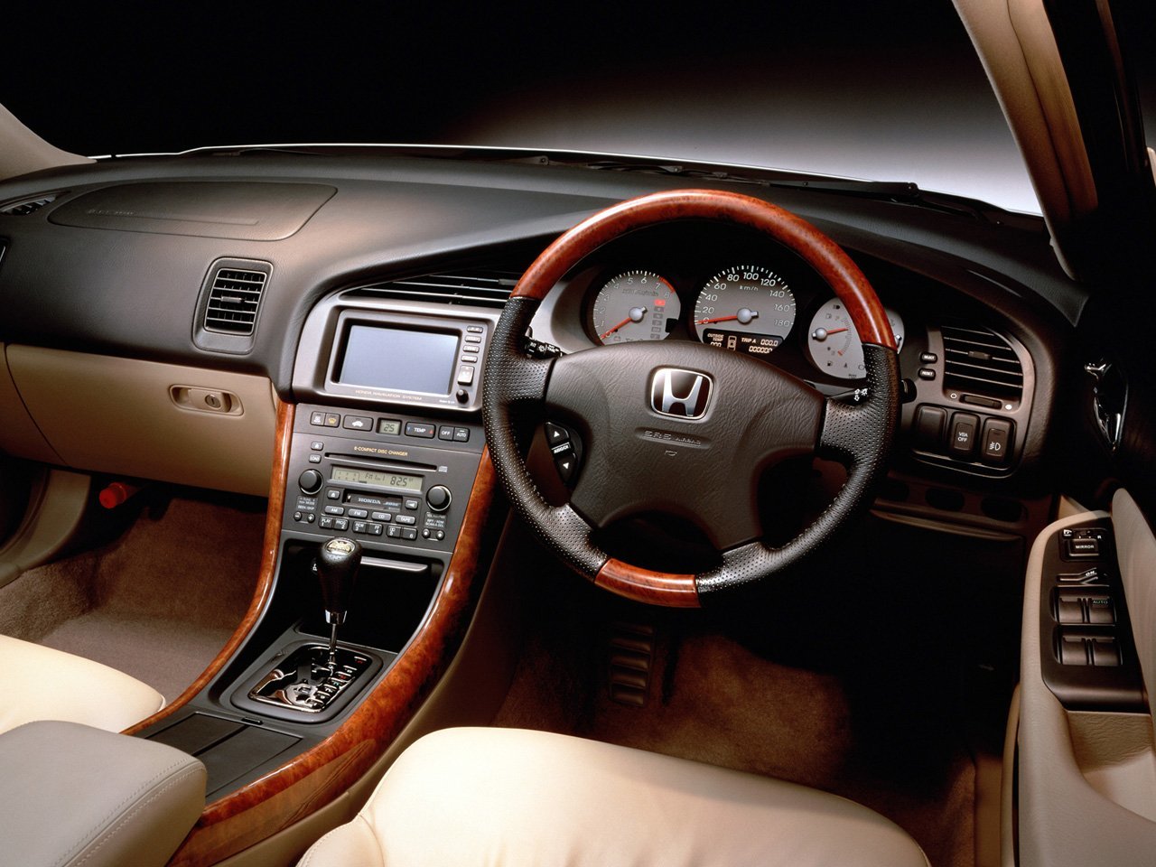 Фото Honda Inspire III Рестайлинг