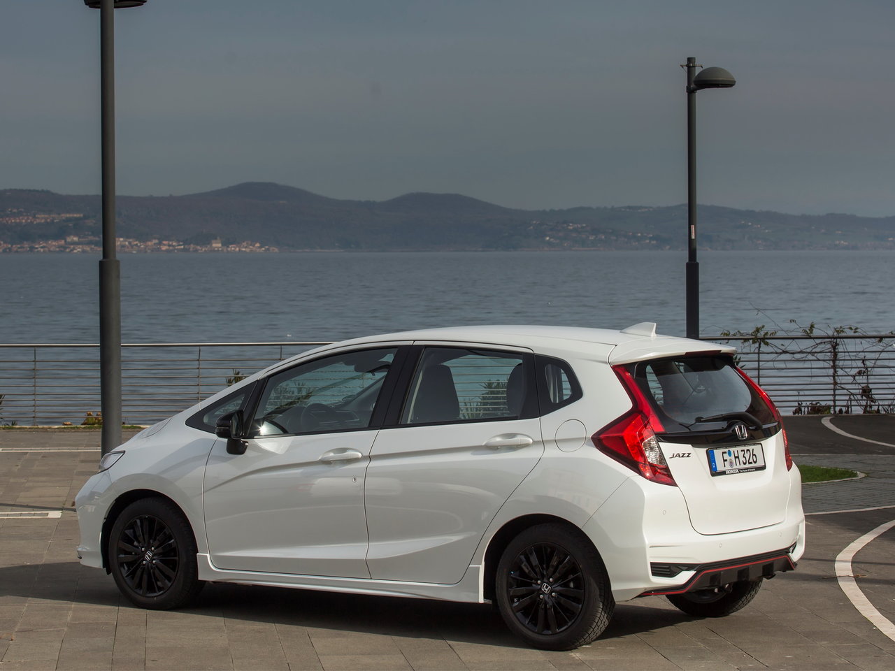 Фото Honda Jazz III Рестайлинг