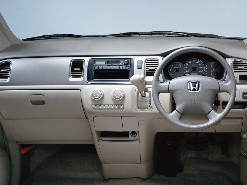 Фото Honda Stepwgn II