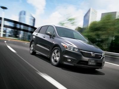 Фото Honda Stream II Компактвэн