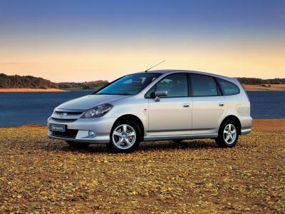 Фото Honda Stream I Рестайлинг Компактвэн