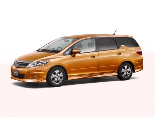 Сравнение Honda Airwave и Toyota Wish