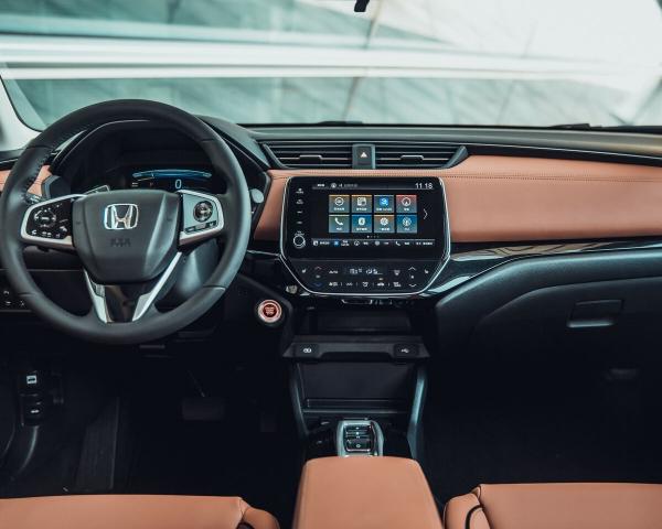 Фото Honda Crider II Седан