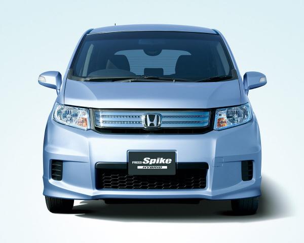 Фото Honda Freed I Рестайлинг Компактвэн Spike