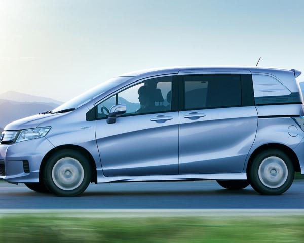 Фото Honda Freed I Рестайлинг Компактвэн Spike