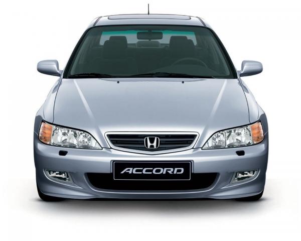 Фото Honda Accord VI Хэтчбек 5 дв.