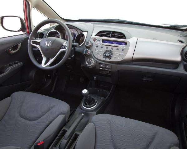 Фото Honda Fit II Хэтчбек 5 дв.