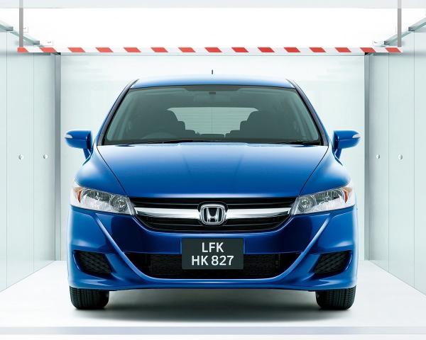 Фото Honda Stream II Рестайлинг Компактвэн