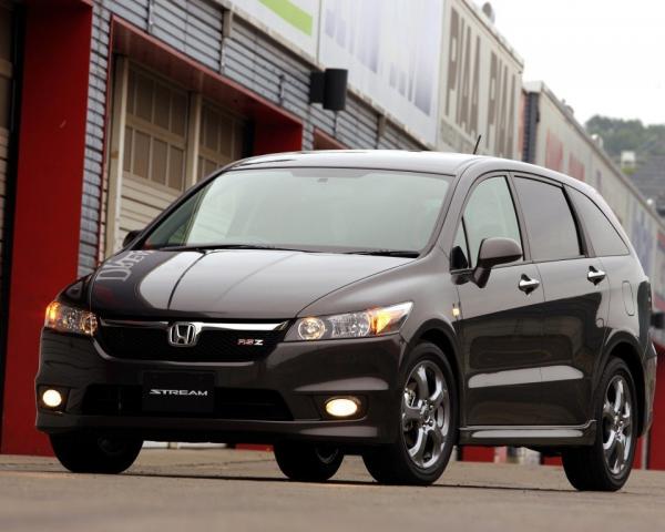 Фото Honda Stream II Компактвэн