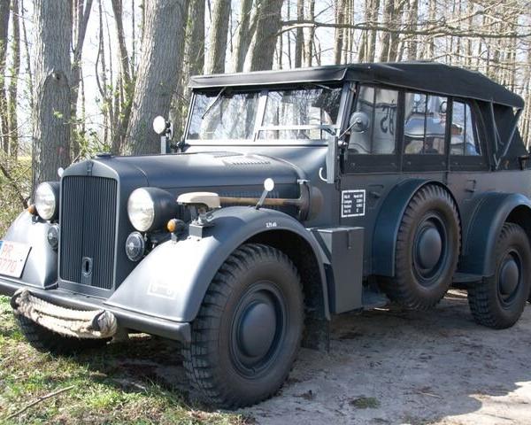 Фото Horch 901 I Внедорожник открытый