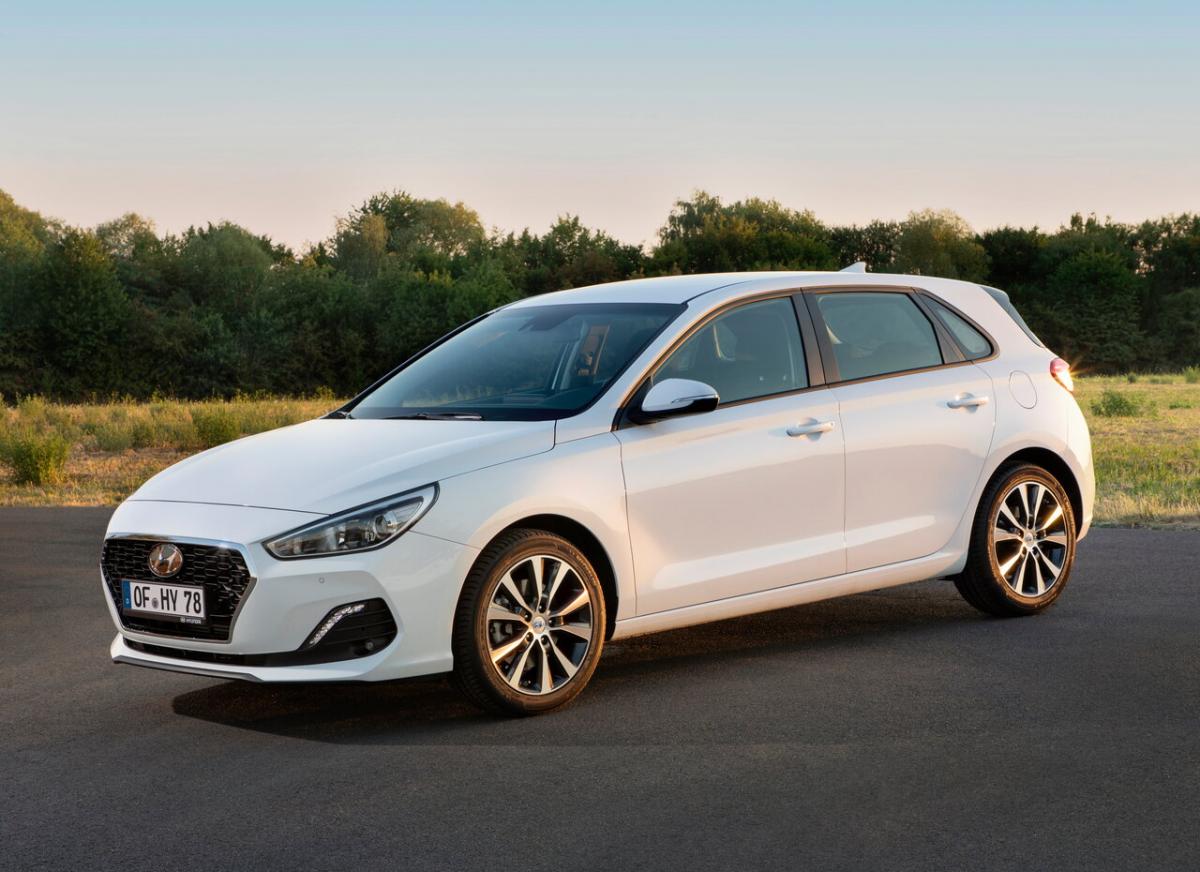 Что лучше Хендай ай30 или Киа Сид, сравнение Hyundai i30 и Kia Ceed