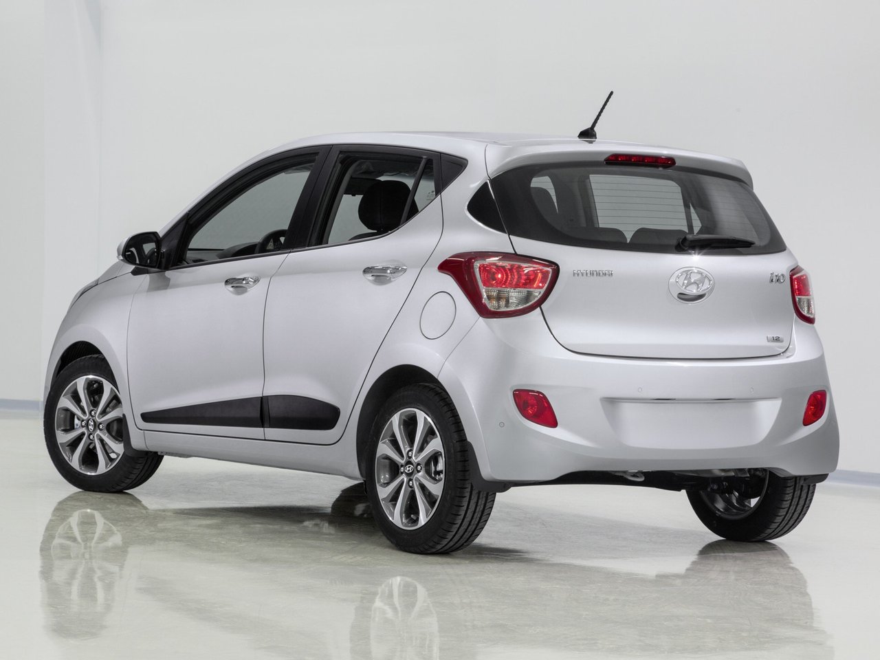 Фото Hyundai i10 II