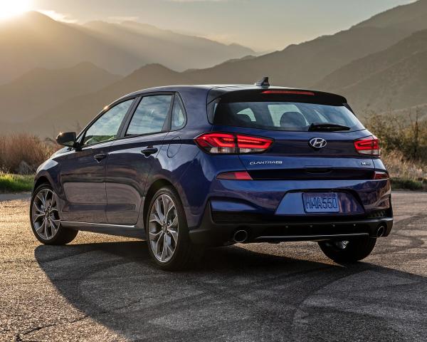 Фото Hyundai Elantra VI (AD) Рестайлинг Хэтчбек 5 дв. GT