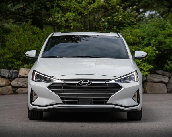 Фото Hyundai Elantra VI (AD) Рестайлинг Седан