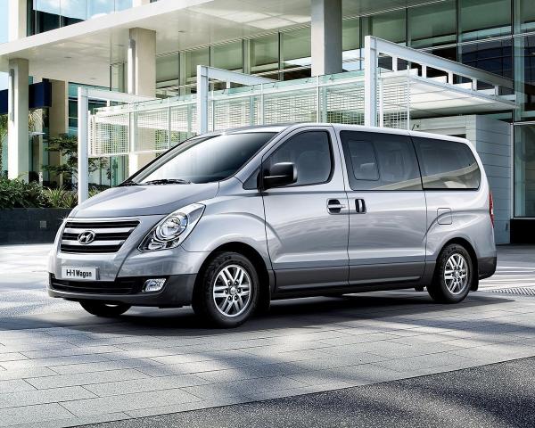 Фото Hyundai H-1 II Рестайлинг Минивэн