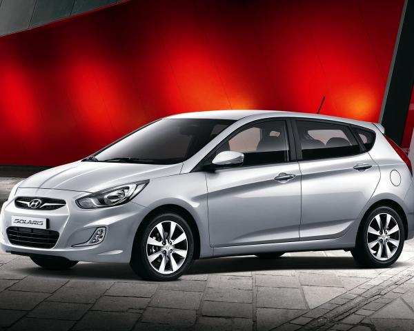 Фото Hyundai Solaris I Хэтчбек 5 дв.