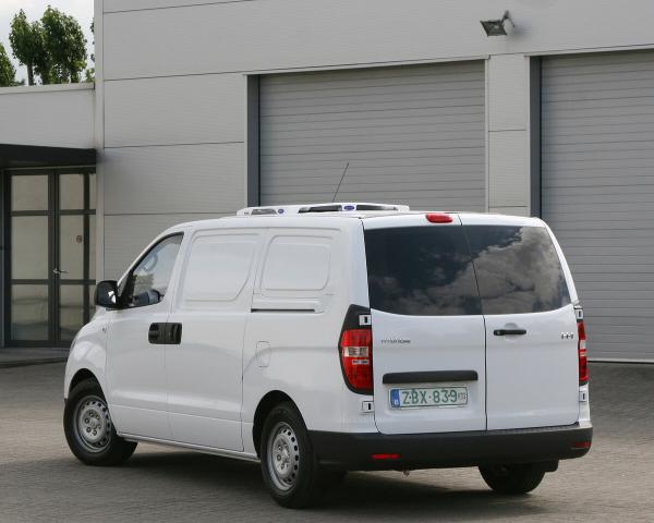 Фото Hyundai H-1 II Фургон