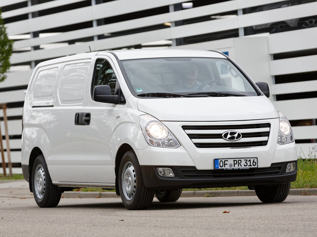 Фото Hyundai Grand Starex I Рестайлинг