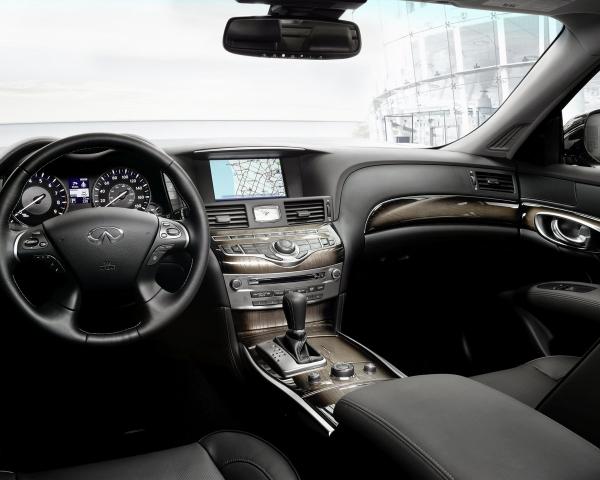 Фото Infiniti Q70 I Рестайлинг Седан Long