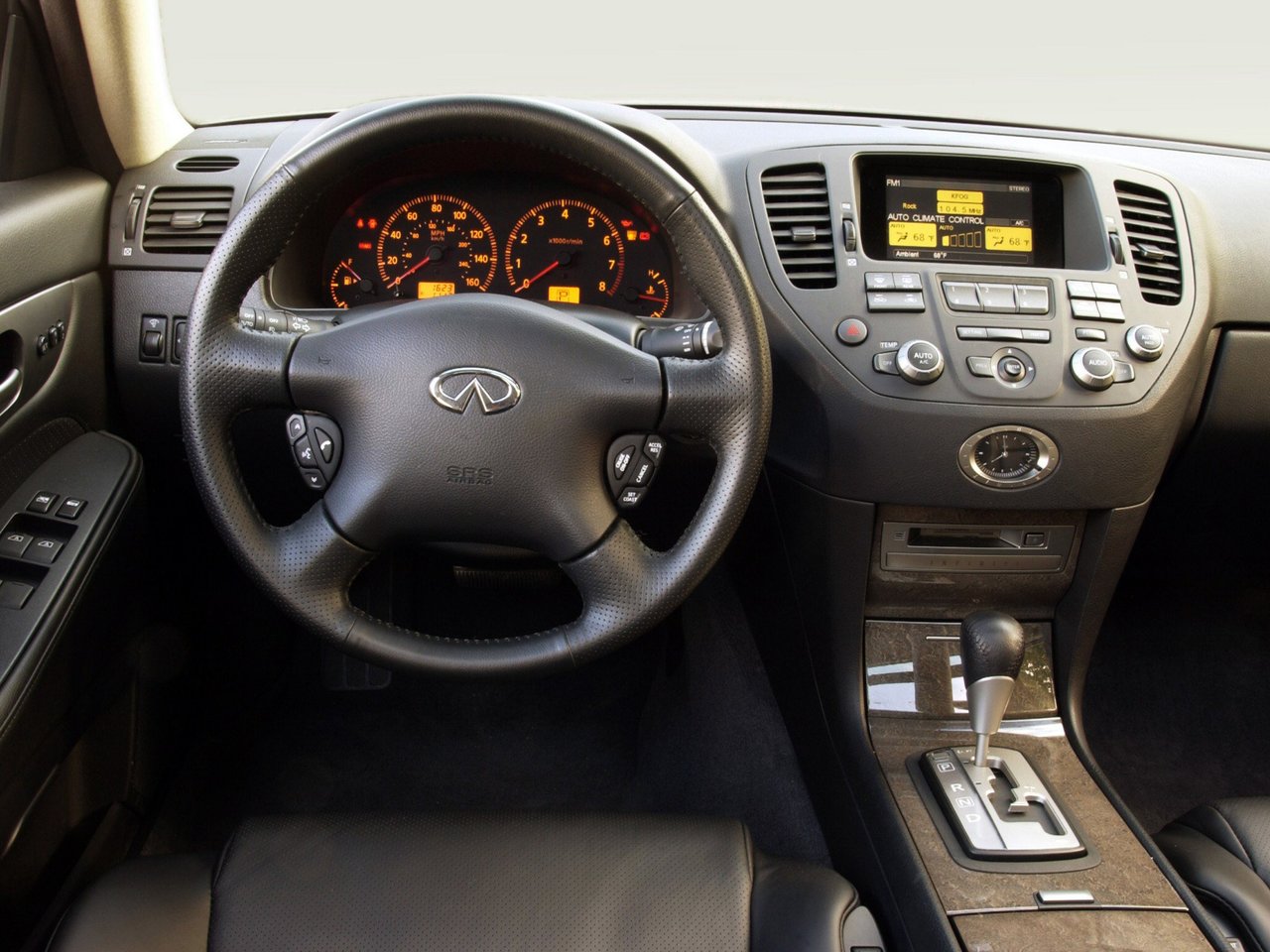 Фото Infiniti M II