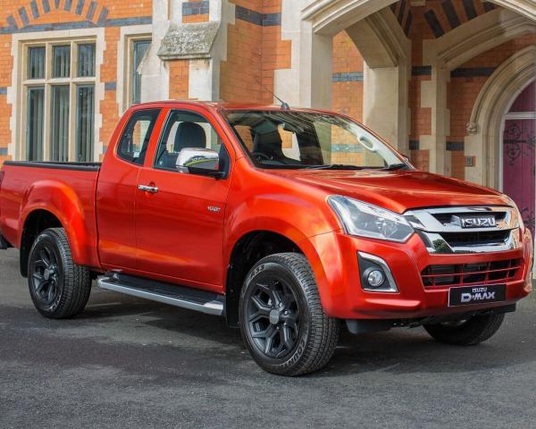 Фото Isuzu D-Max II Рестайлинг Пикап Полуторная кабина